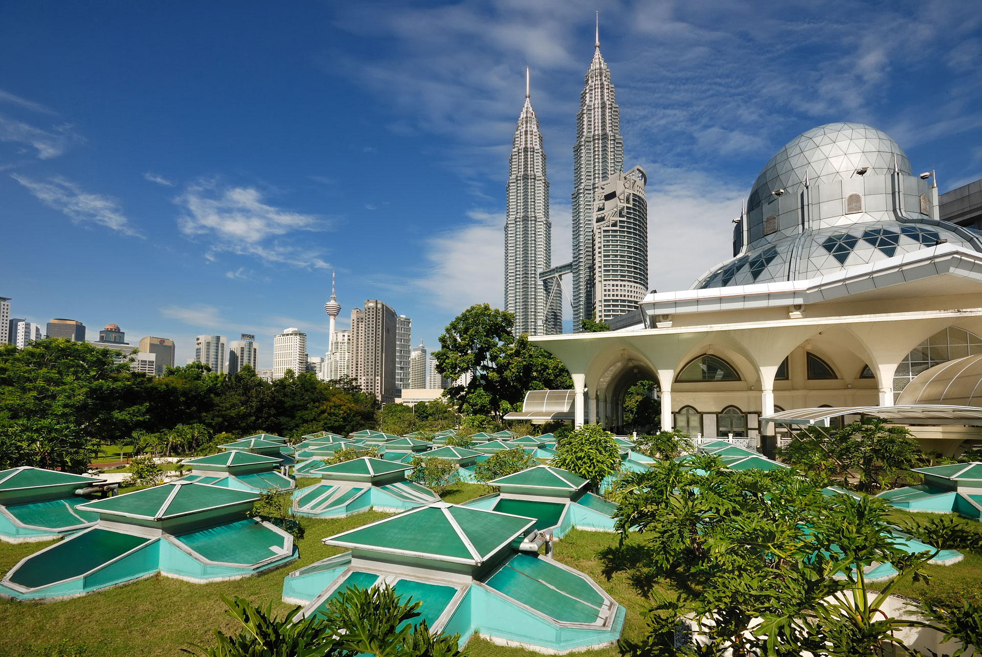 Malaysia1shutterstock_267235091