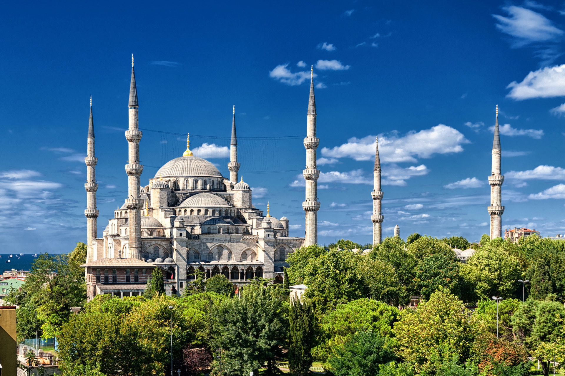 istanbulshutterstock_127845293-e1415271798526